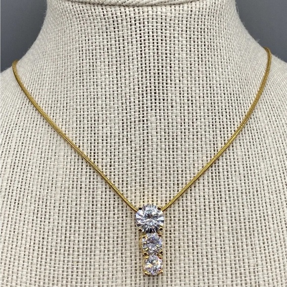 Nolan Miller Korea Gold Tone Swarovski Crystals Pendant & Chain 17” Necklace - Picture 4 of 8